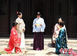 汉服女成人飞鱼服视频,飞鱼服汉服成人礼,穿越时空的美丽邂逅