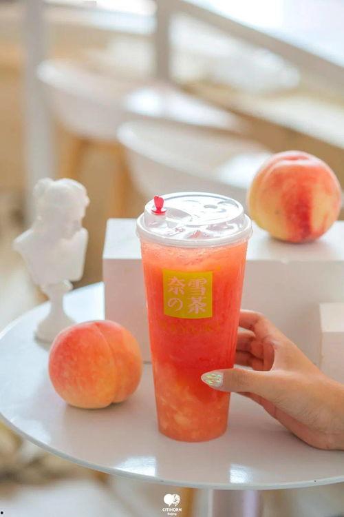 成人榨汁蜜桃怎么榨视频,成人蜜桃鲜榨饮品制作教程